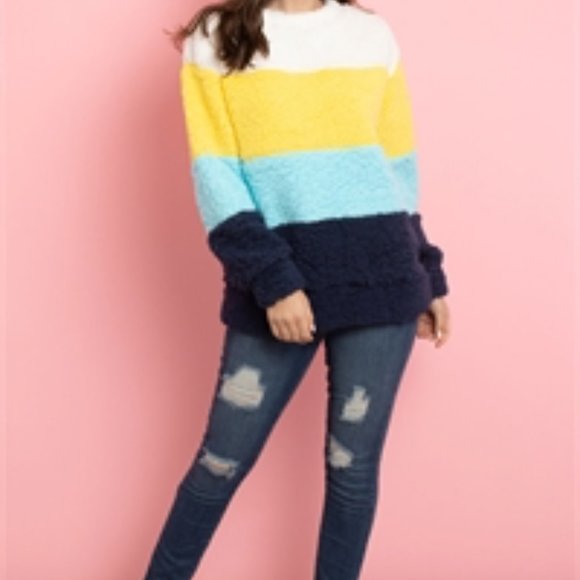 NWT Sherpa Sweatshirt - Picture 2 of 4